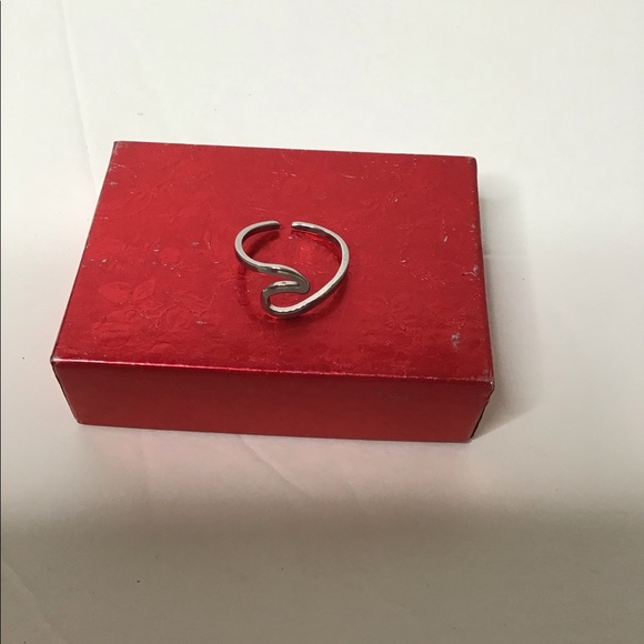 Wave Ring - Picture 4 of 4